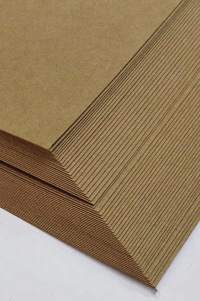 Cartón Kraft 77x110cm – 700gr